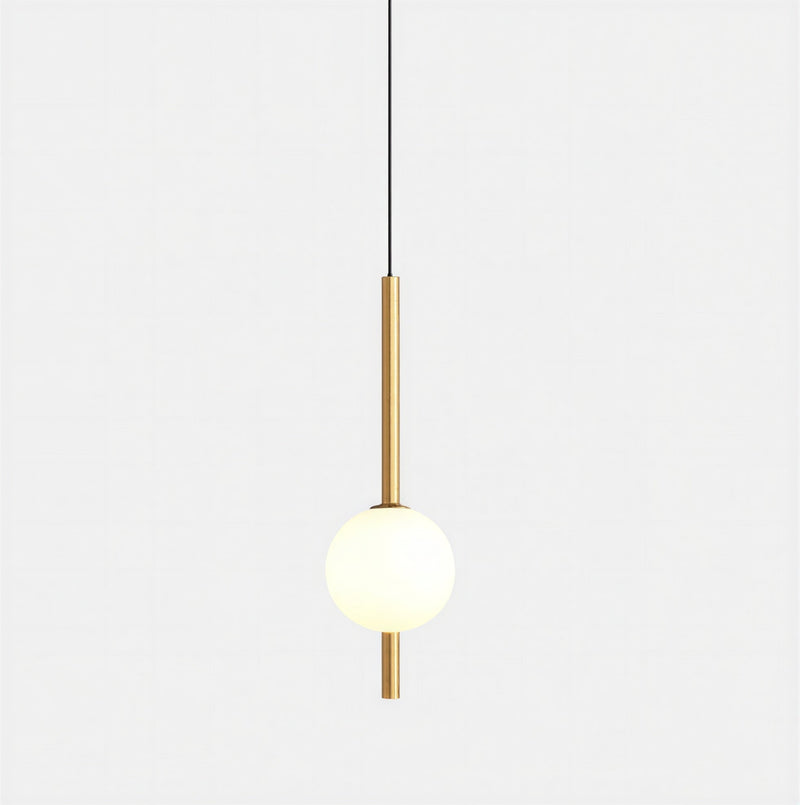 Luminaire Suspension Design Tige Fine Laiton & Globe Verre Laiteux