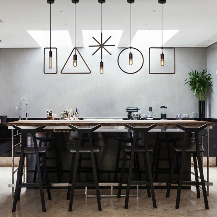 Suspension Luminaire Design Cadre Géométrique Noir & Ampoule Apparente
