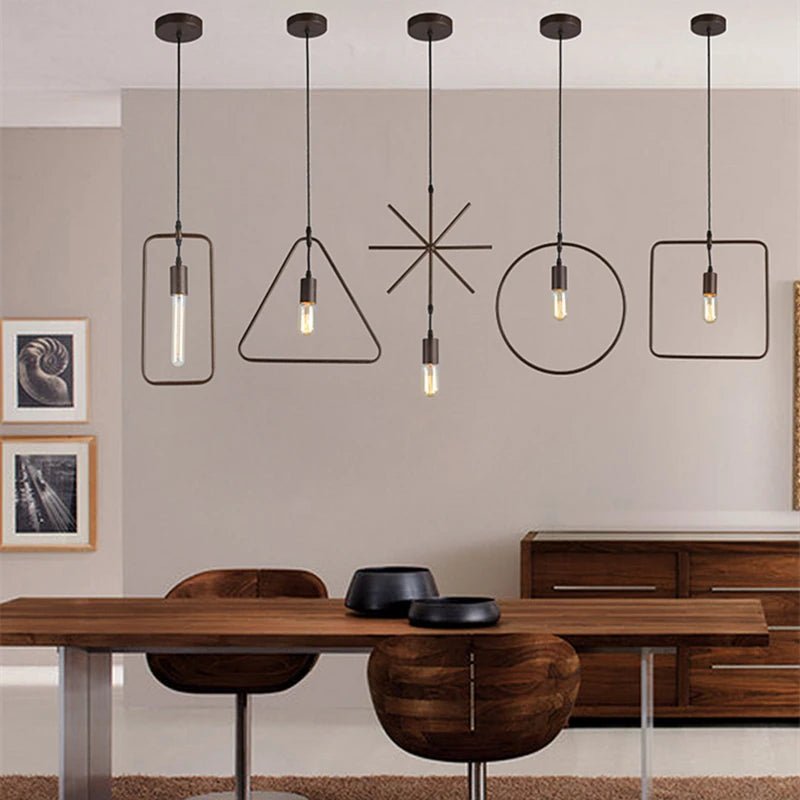 Suspension Luminaire Design Cadre Géométrique Noir & Ampoule Apparente