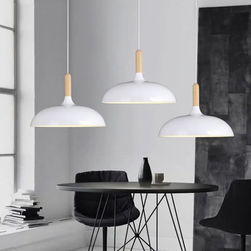 Luminaire Suspension Design Dôme Macaron Métal Laqué & Embout Bois