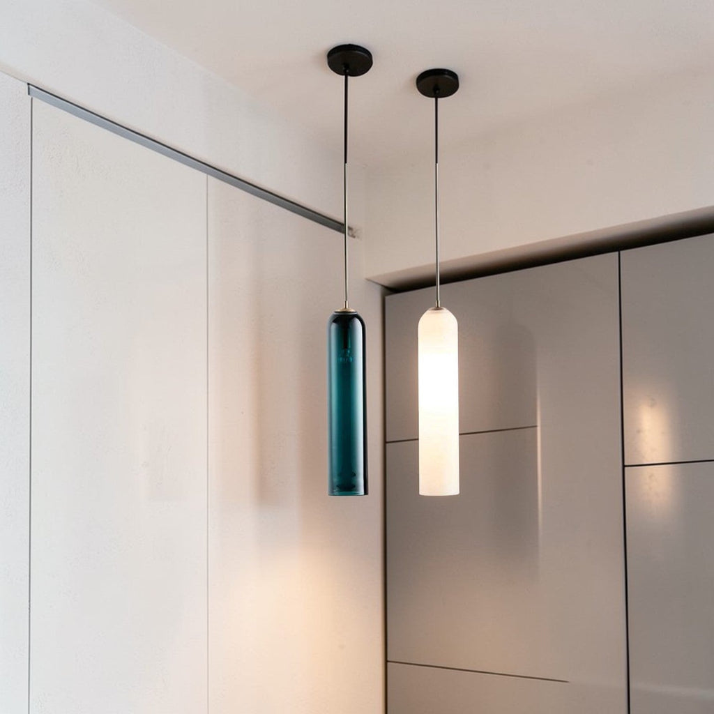 Suspension Luminaire Design Tube Verre Laiteux & Structure Laiton Doré